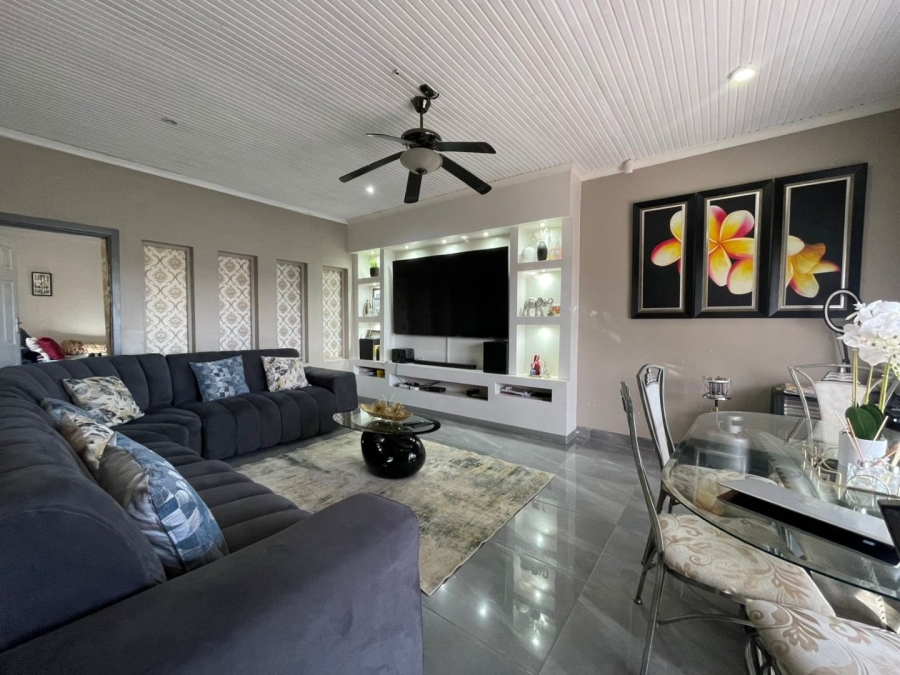 7 Bedroom Property for Sale in Haven Hills Eastern Cape